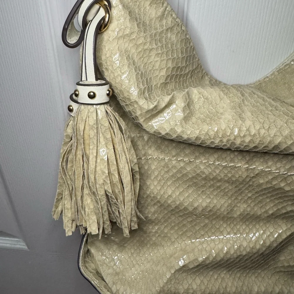 Sondra Roberts Elegant Cream Shoulder Bag